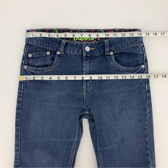 Levi's Girl's Faded Blue Denim Shorts with Embroidered Rainbow Back Pockets, 16 - Picture 11 of 16